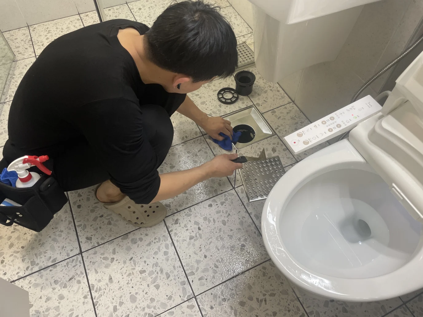 화장실 실제 청소 작업